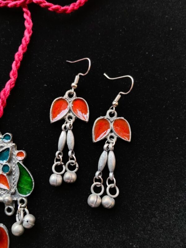 Naira Multi-Color Blackpolished Neckpiece and Matching Dangle Earrings