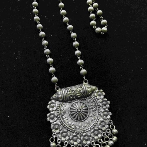nck2 Antara Blackpolish Statement Neckpiece