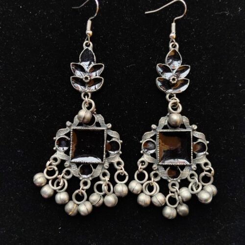 Vintage Square & Leaf Motif Dangles Black