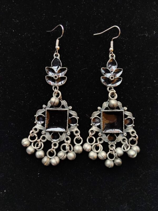 Vintage Square & Leaf Motif Dangles Black