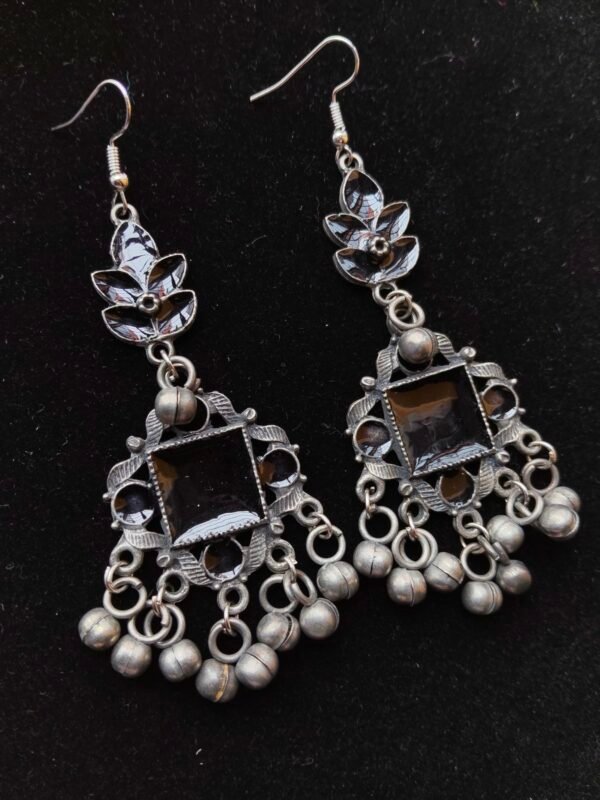 Vintage Square & Leaf Motif Dangles Black